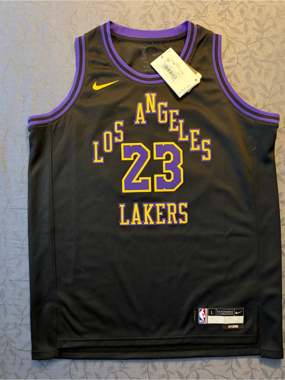 Nike Dri Fit Lakers 23 LeBron James Jersey Youth Large